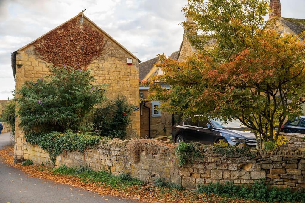 Cotswolds Corner Cottage Moreton-in-Marsh Exterior photo