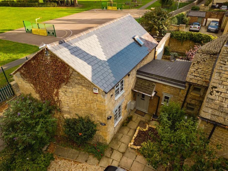 Cotswolds Corner Cottage Moreton-in-Marsh Exterior photo